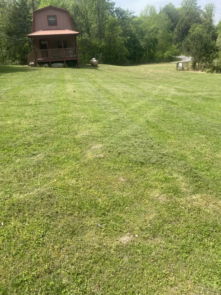 Custom residential landscaping in Bridgeport, AL by S & R Landscaping