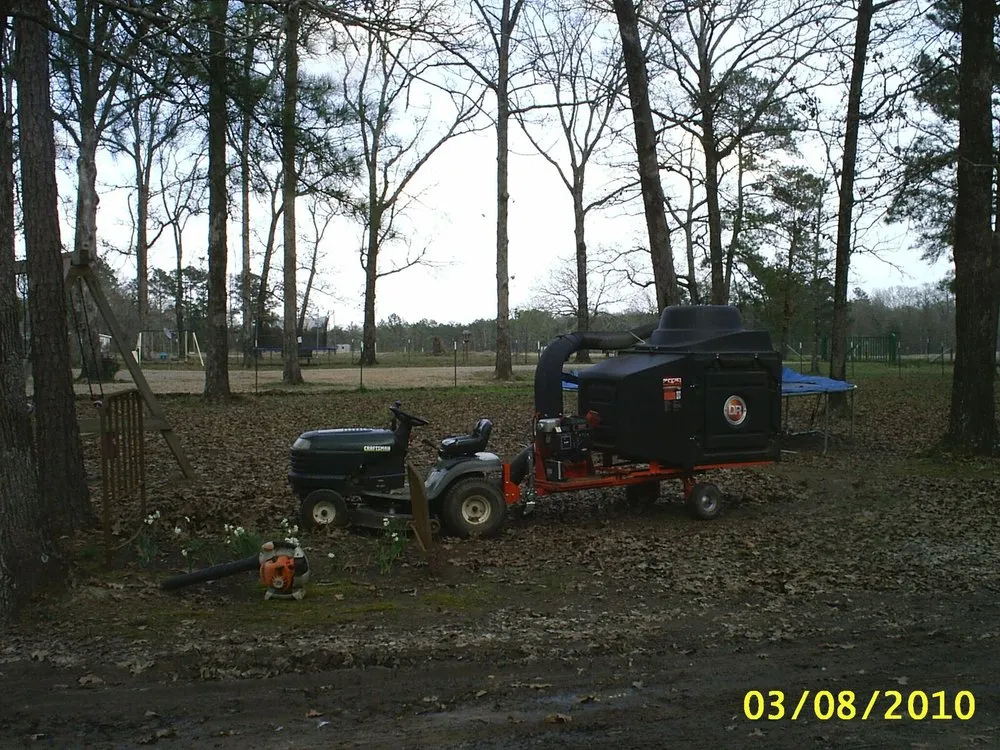 Local lawn mowing service with custom design in Deville, LA by S & R Lawn Maintenance