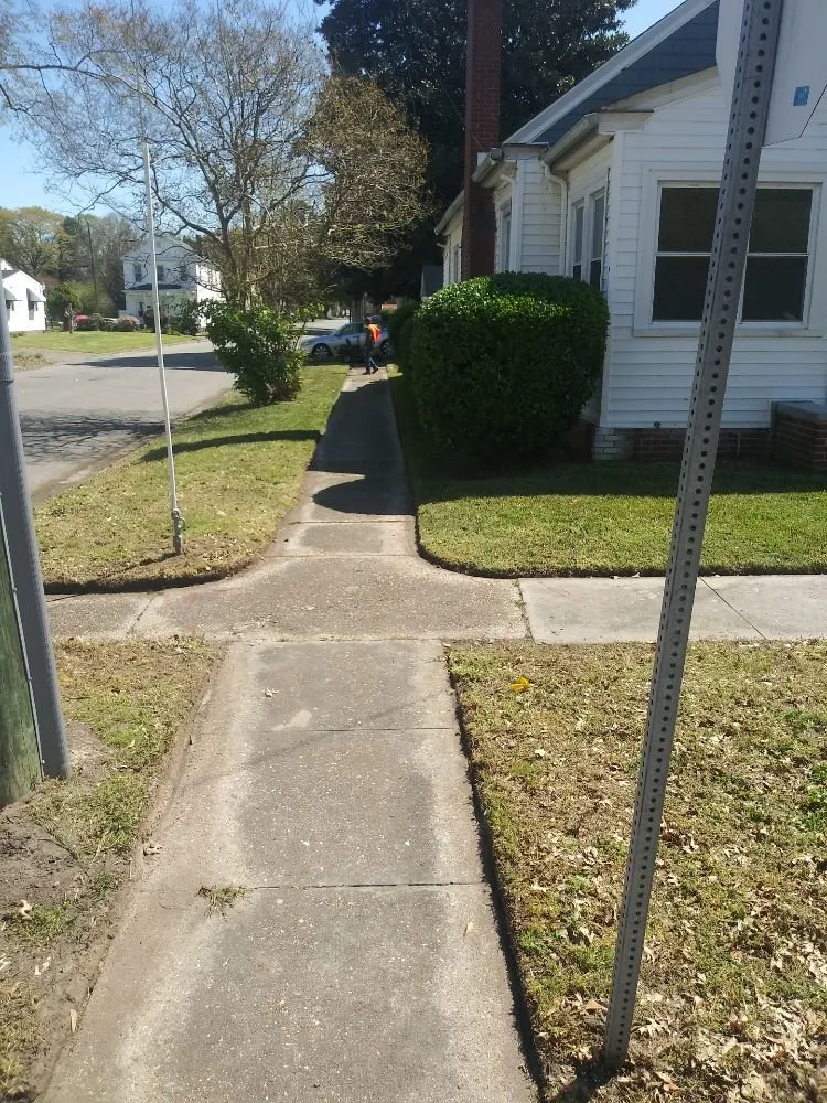 Trusted lawn mowing service in Suffolk, VA - S & R Premium Landscaping Services