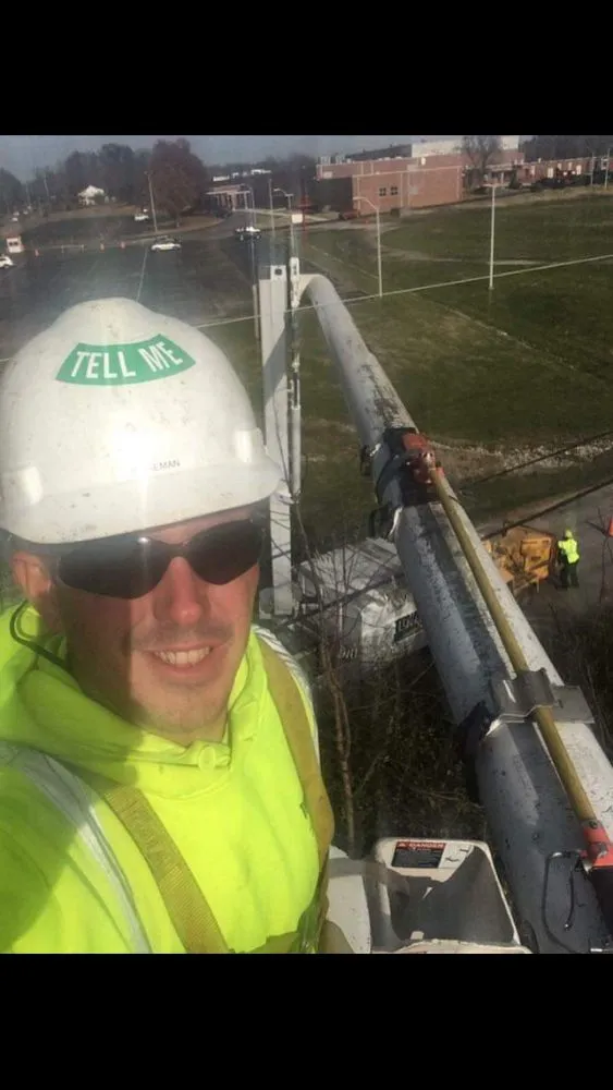 Professional yard maintenance for beautiful yards in Hazard, KY by S & R tree trimin