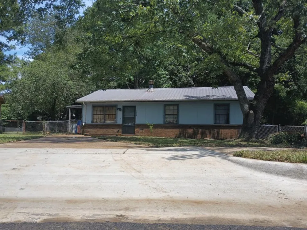 Top-rated yard maintenance in Somerville, AL by S & W Small jobs & Repairs