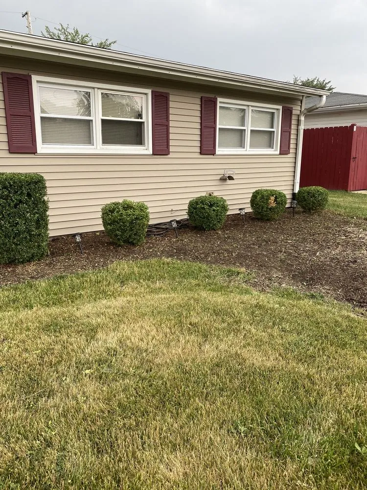 Professional garden landscaping in Carpentersville, IL - S Gonzalez Landscaping