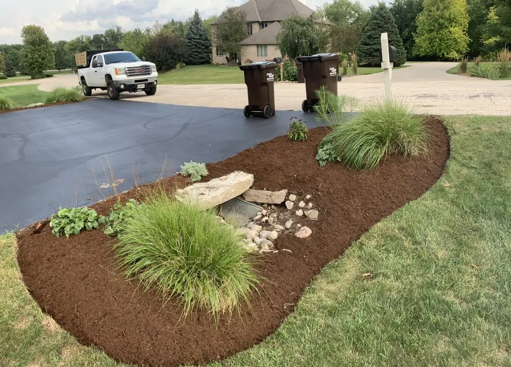 Expert residential landscaping in Carpentersville, IL - S Gonzalez Landscaping