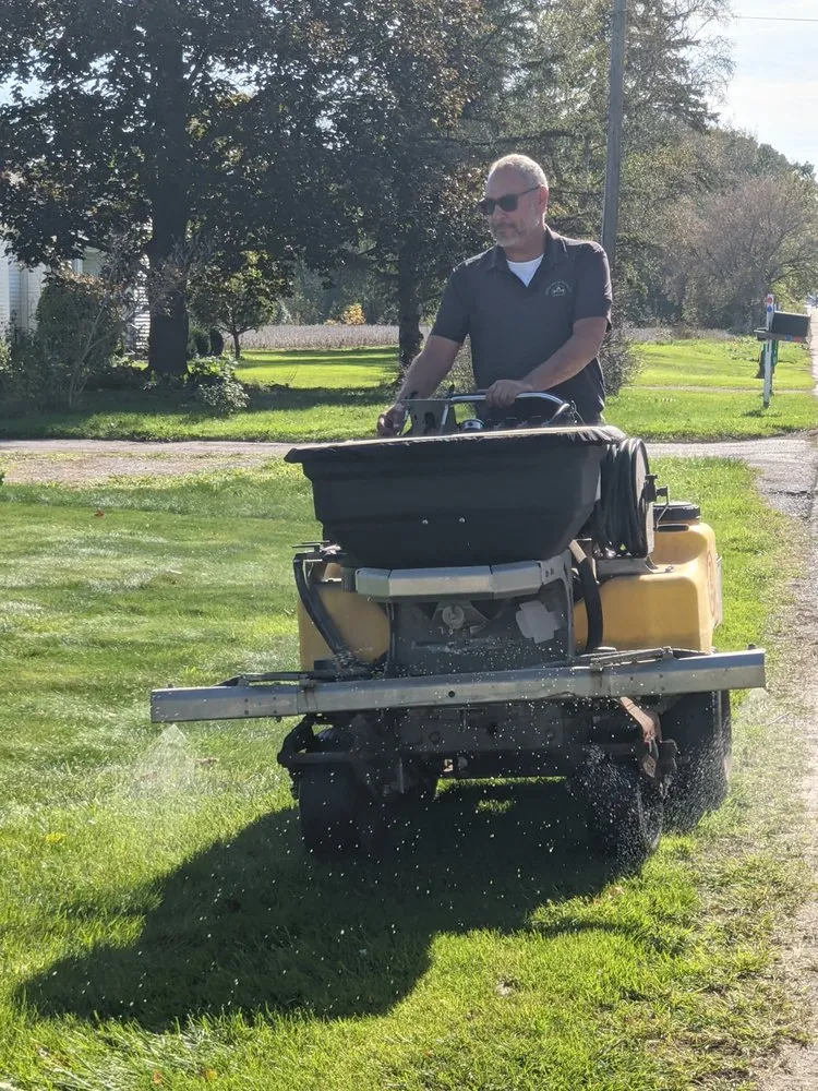 Local yard cleanup service for year-round maintenance in Saginaw, MI by S Imperial Services