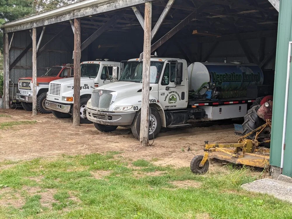 Professional yard cleanup service for homes in Saginaw, MI by S Imperial Services