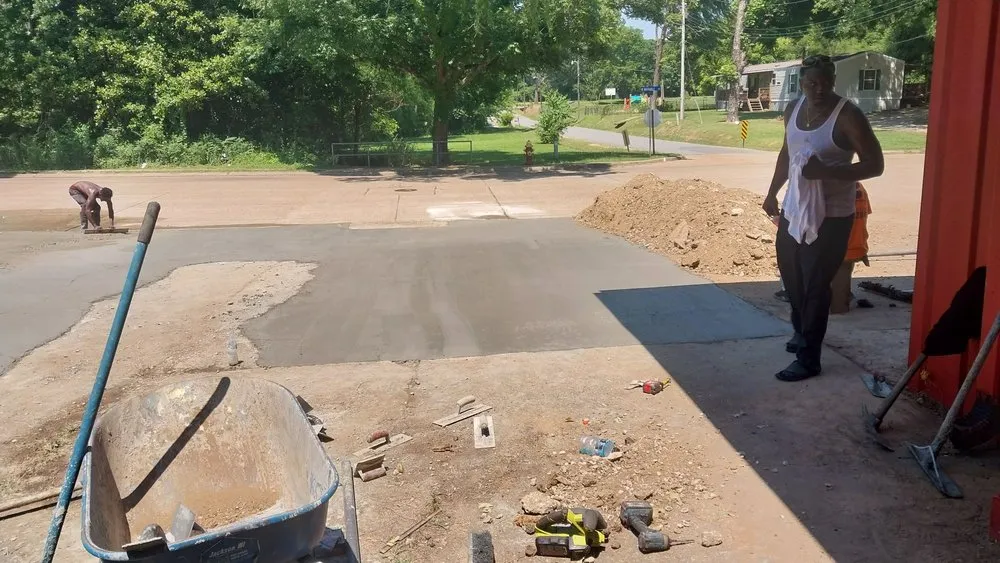 Custom landscaping services for residential properties in Monroe, LA by S n S Concrete and Flowerbed