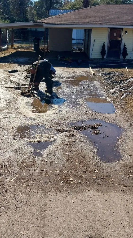 Local outdoor landscaping experts serving Monroe, LA - S n S Concrete and Flowerbed