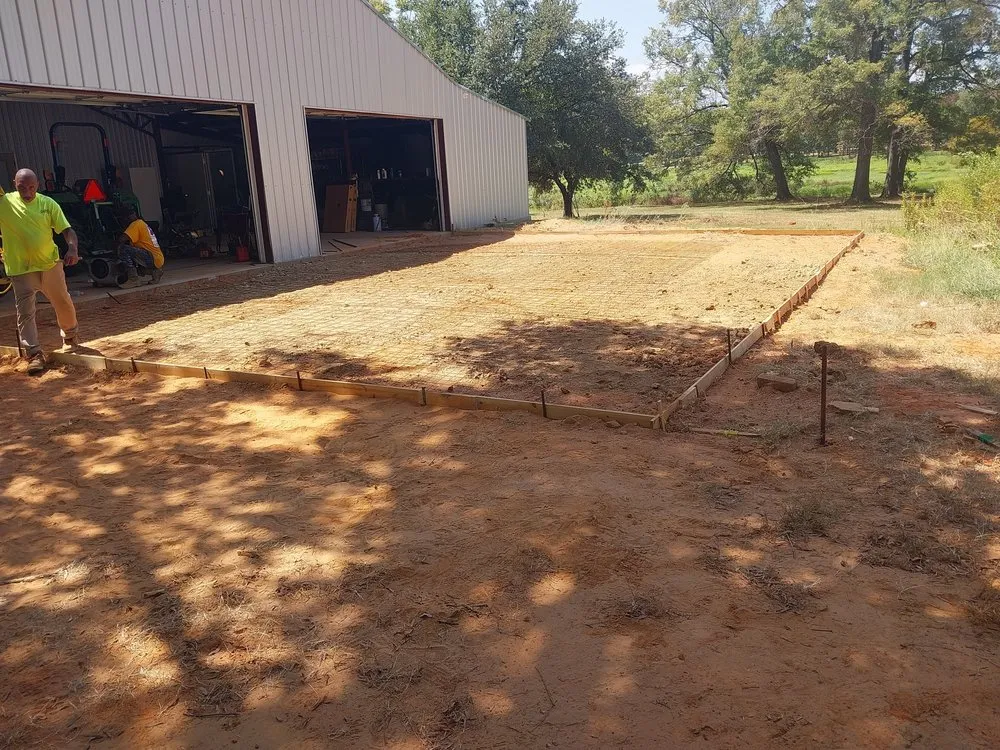 Local yard cleanup service in Monroe, LA - S n S Concrete and Flowerbed