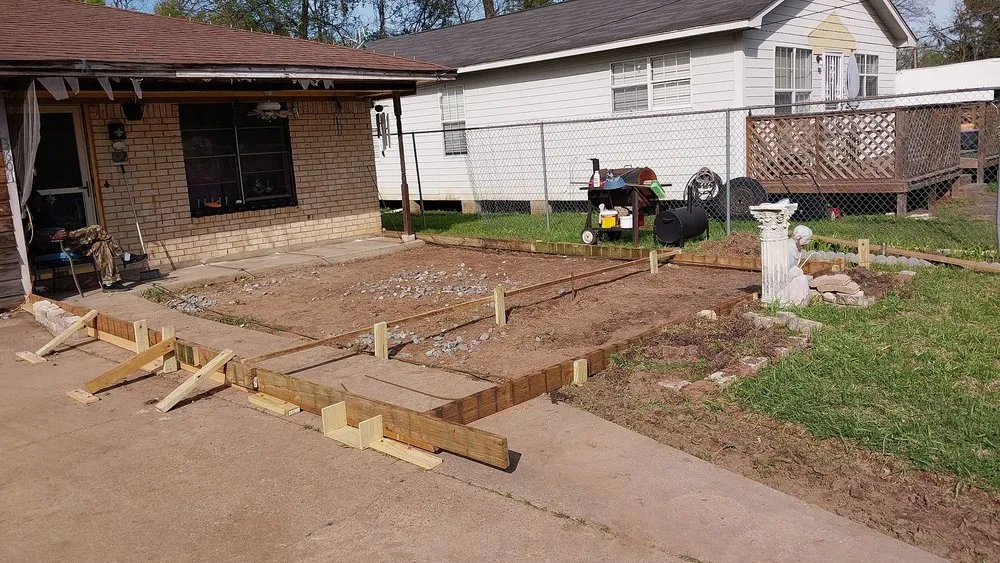 Custom garden landscaping in Monroe, LA by S n S Concrete and Flowerbed