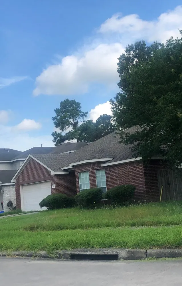 Professional yard maintenance in Houston, TX - S O Marquinez Landscaping