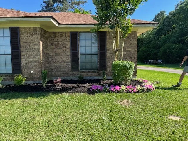 Trusted yard maintenance in Minden, LA - S2 Seamless