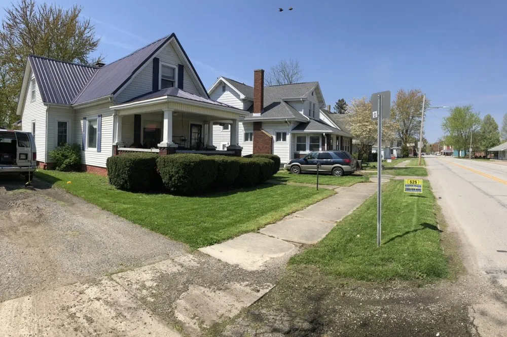 Professional yard cleanup service experts serving Crawfordsville, IN - S2S Lawn Care