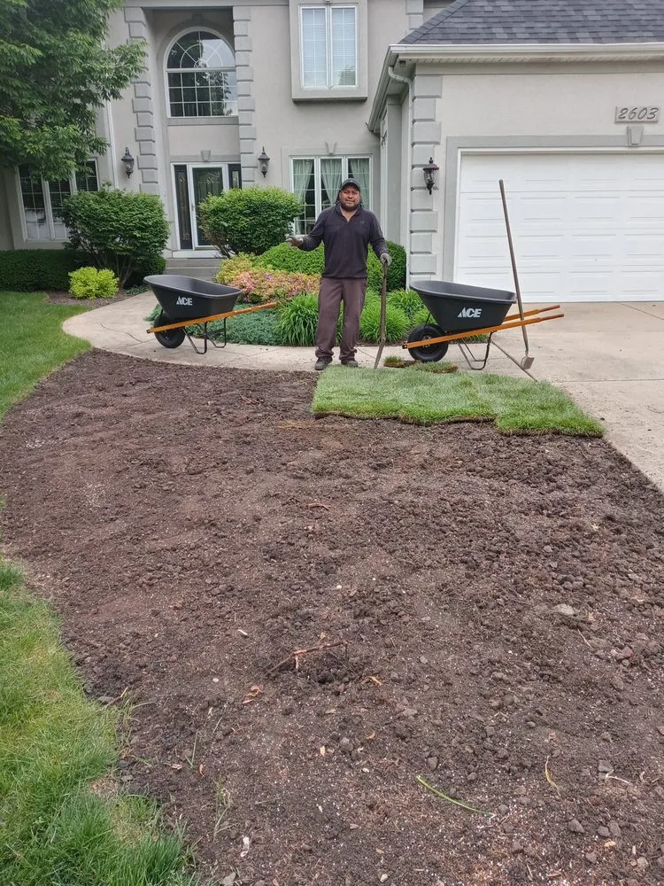 Custom outdoor landscaping in Aurora, IL - S&A Landscaping