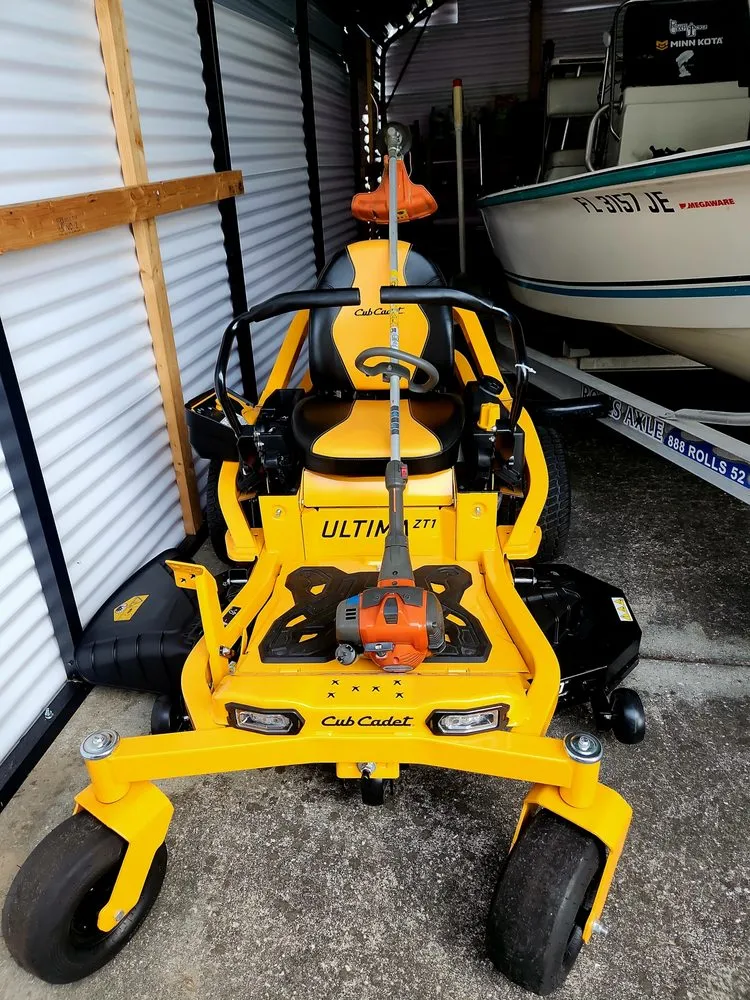 Expert yard maintenance experts serving Lakeland, FL - Sabrososeda Fresh Cuts