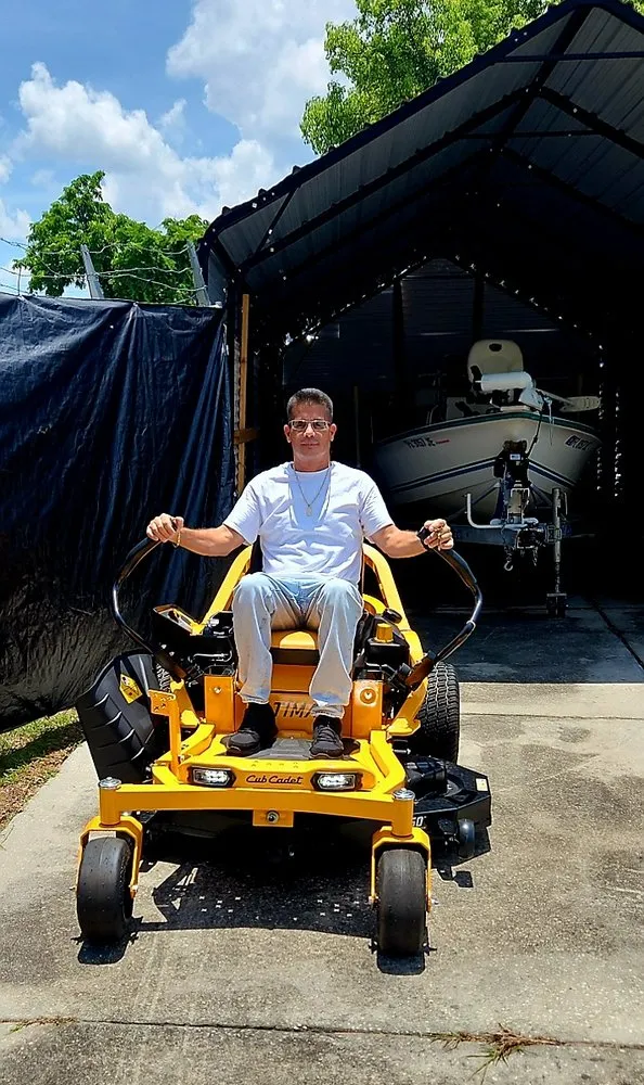 Top-rated lawn mowing service near you across Lakeland, FL - Sabrososeda Fresh Cuts