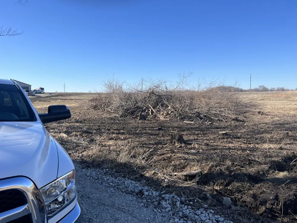 Top-rated garden landscaping near you across Tonganoxie, KS - Sabutis Outdoor services