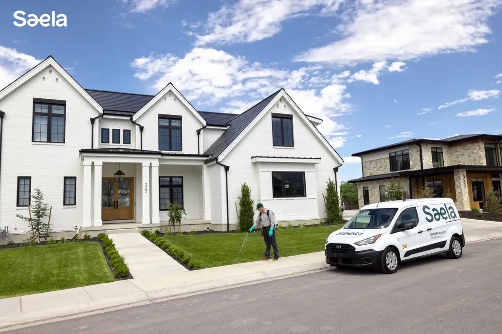 Affordable yard maintenance in Merriam, KS by Saela Pest Control