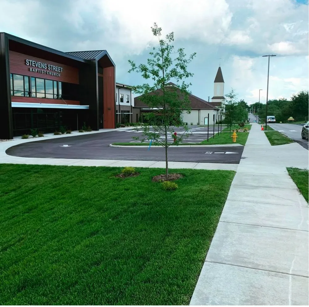 Expert landscape installation for homes in Cookeville, TN by Safari Lawn & Landscape