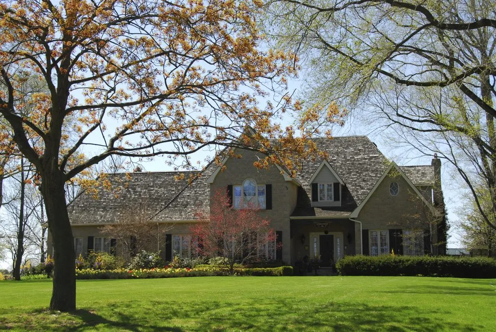 Custom outdoor landscaping experts serving Bartlett, TN - Safari Lawn Care