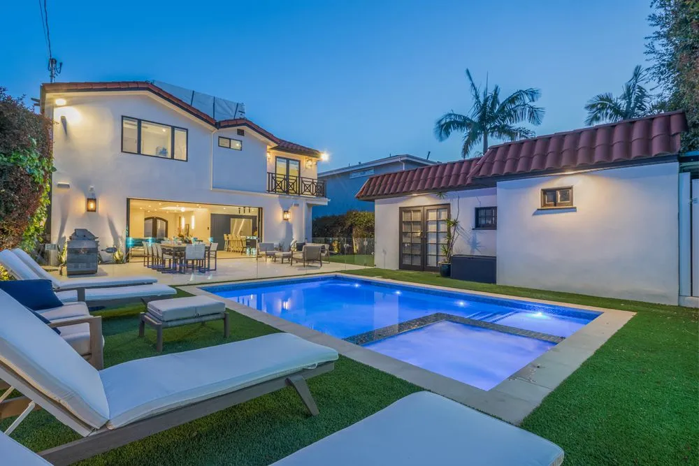 Reliable lawn care service for year-round maintenance across Los Angeles, CA - Safe Side Builders