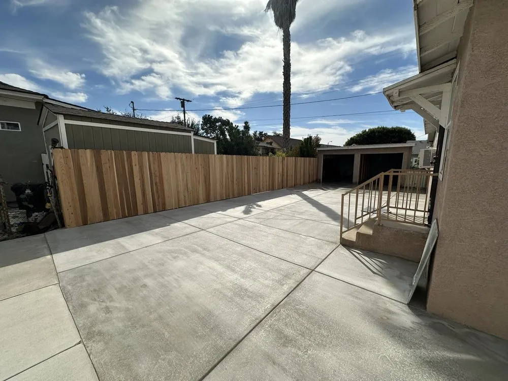 Custom lawn care service for beautiful yards across Compton, CA - SafePlay, Inc.