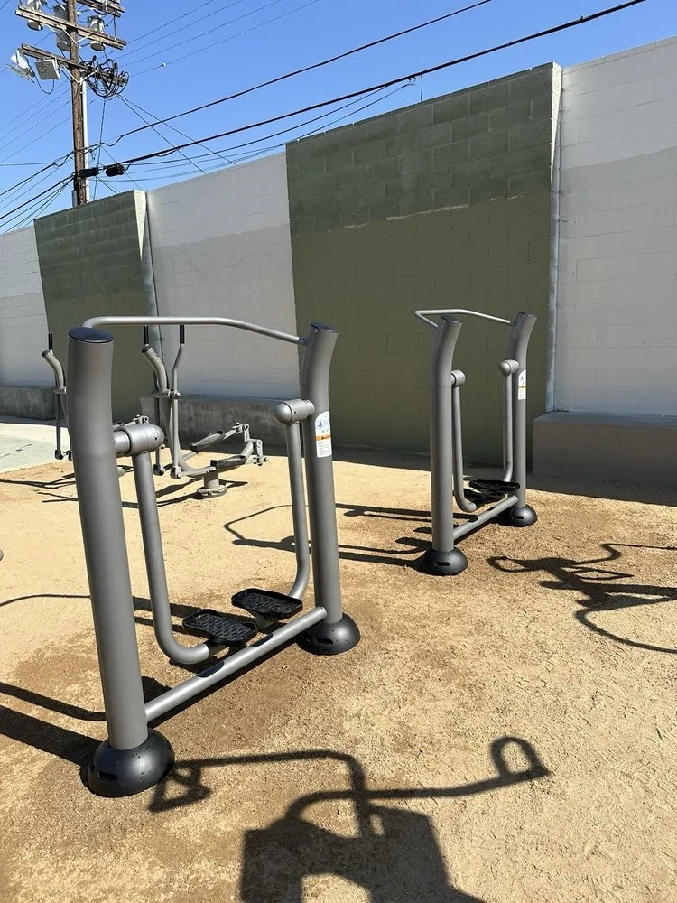 Affordable garden landscaping experts serving Compton, CA - SafePlay, Inc.