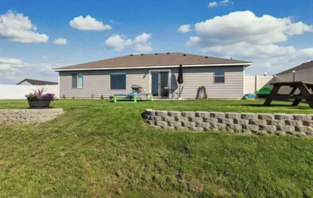 Affordable lawn mowing service experts serving West Richland, WA - Sagebrush Painting & More