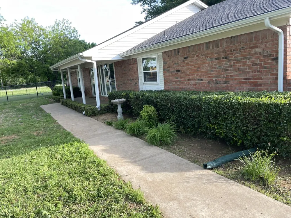 Professional lawn care service with custom design in Alvarado, TX by Saguaro Cactus Lawn Care