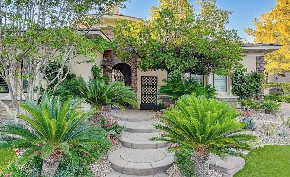 Affordable lawn mowing service in Las Vegas, NV by Saguaro Landscapes