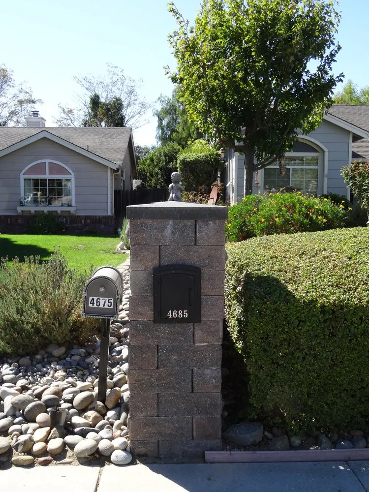 Custom lawn mowing service with custom design in Discovery Bay, CA by Saitta's Gardening & Landscape