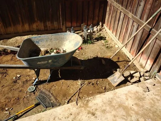 Sal Rocha Landscaping & Fencing Logo