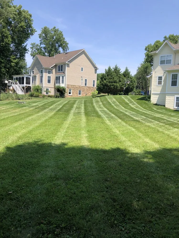 Top-rated landscape design with custom design in Leesburg, VA by Salamanca’s Landscaping