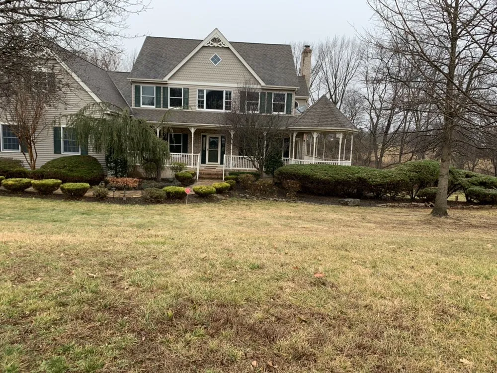 Top-rated yard maintenance for beautiful yards in Jamesburg, NJ by Salazar Landscaping Commericial