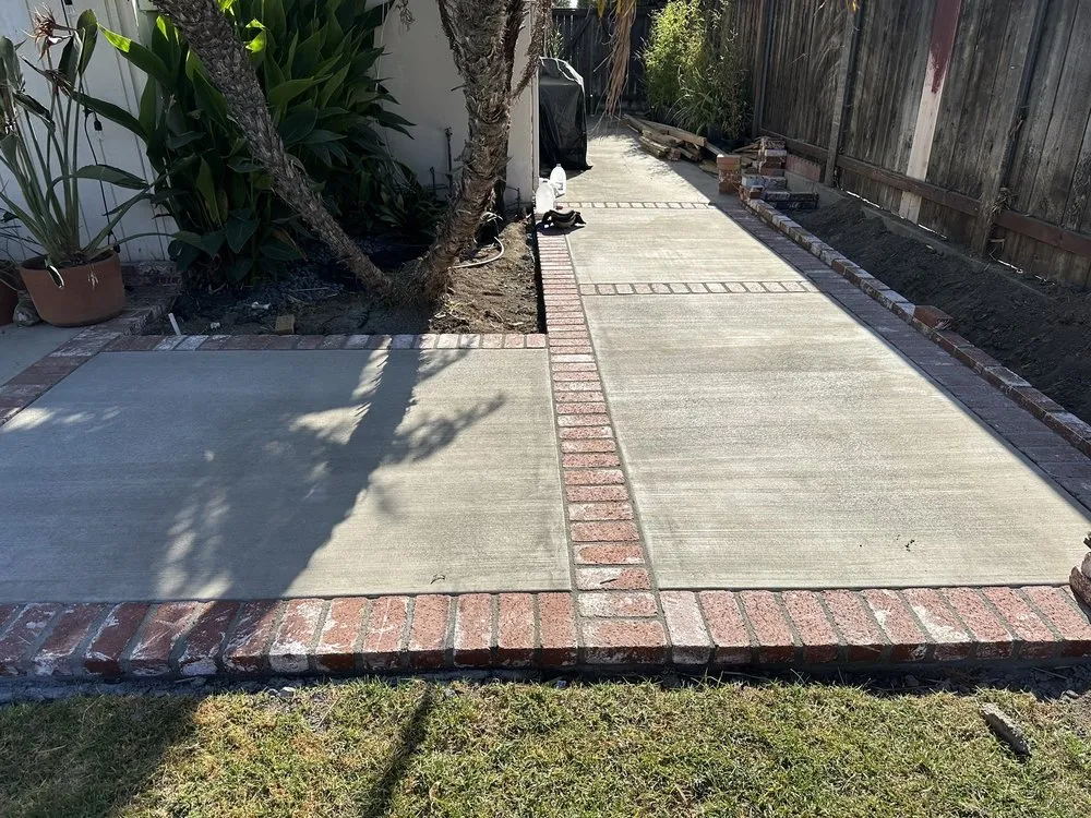 Affordable lawn mowing service with custom design in Ventura, CA by Salazar Landscaping