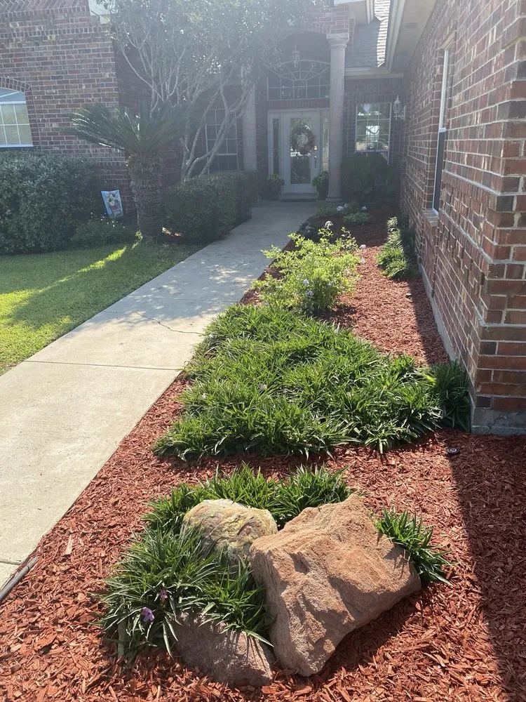 Trusted garden landscaping for homes across Kingsville, TX - Salazar Lawn Care