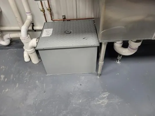 Salazar Turbi Landscaping Services Logo