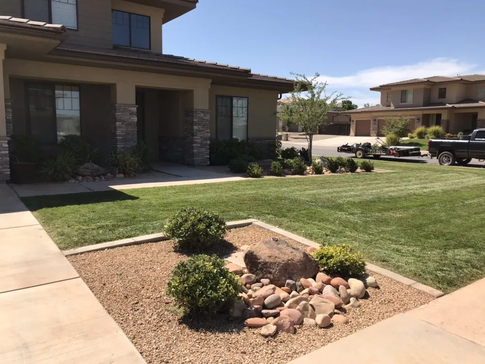 Expert lawn mowing service in La Verkin, UT - Salcedo’s Lawn and Pool Service