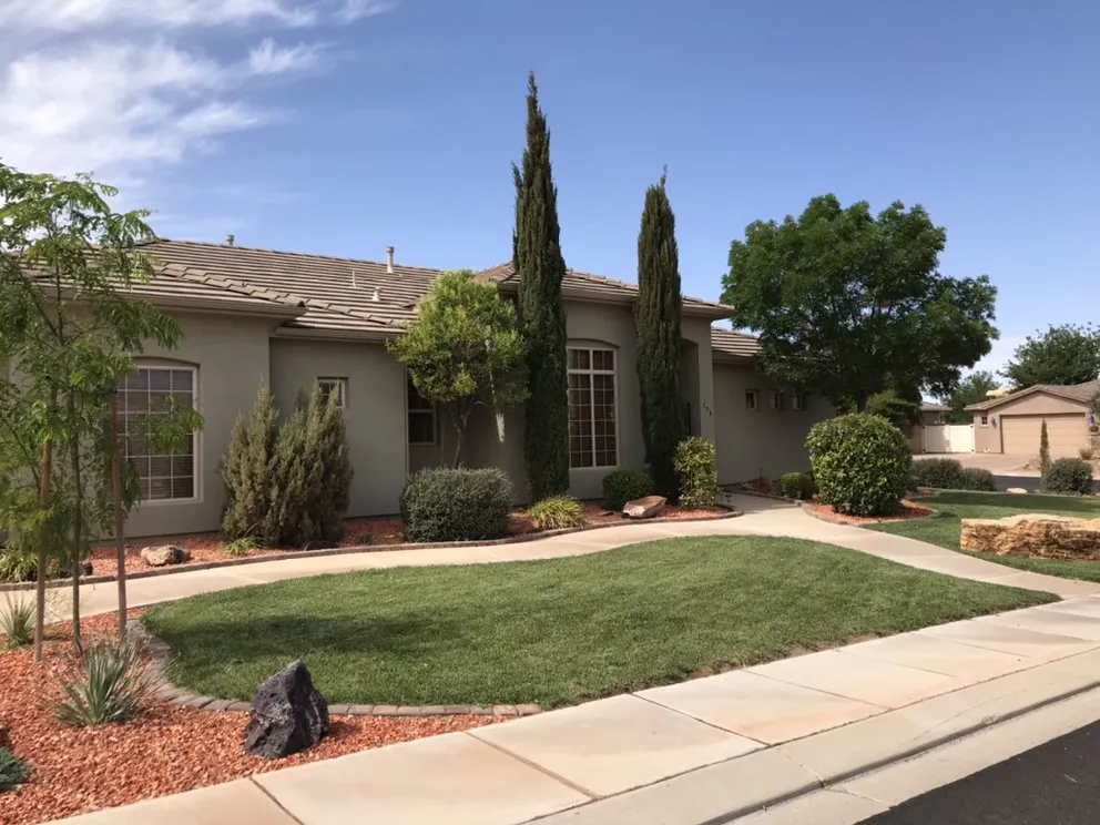 Expert garden landscaping in La Verkin, UT - Salcedo’s Lawn and Pool Service