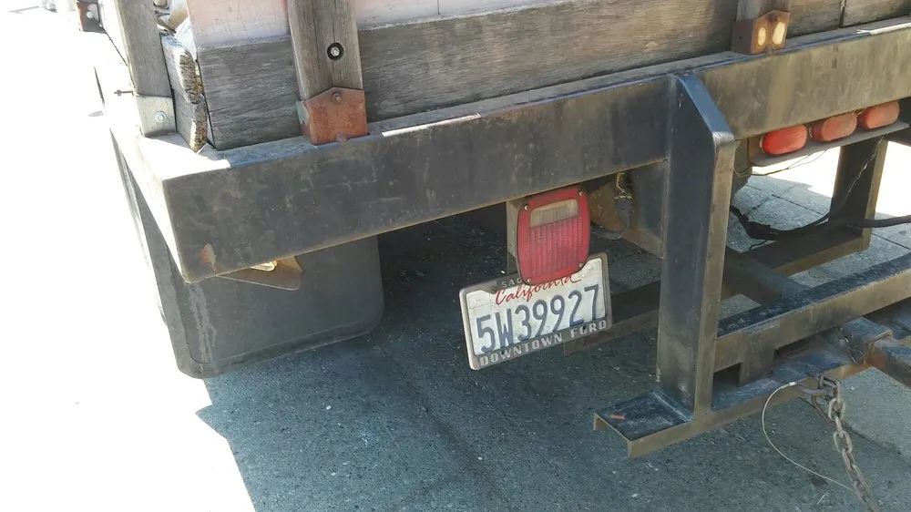 Top-rated yard cleanup service experts serving Elk Grove, CA - Saldana Landscape & Maintenance