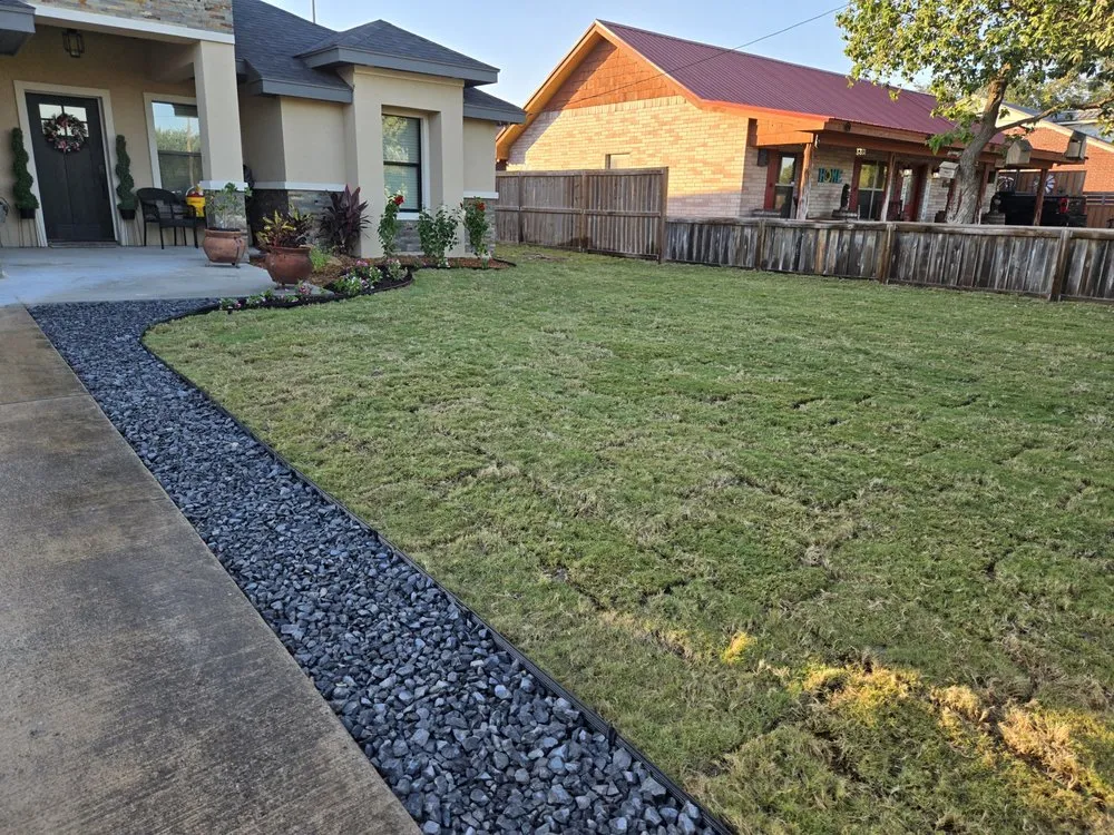 Reliable lawn mowing service with custom design in Edinburg, TX by Saldana Pro