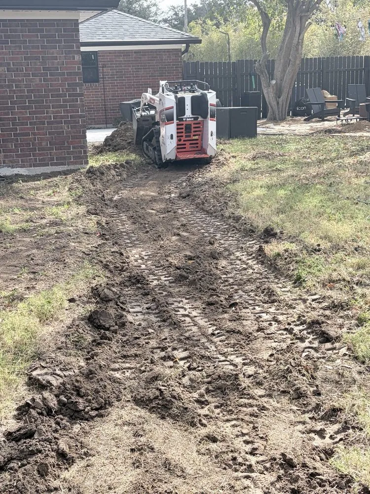 Expert lawn mowing service near you across Edinburg, TX - Saldana Pro