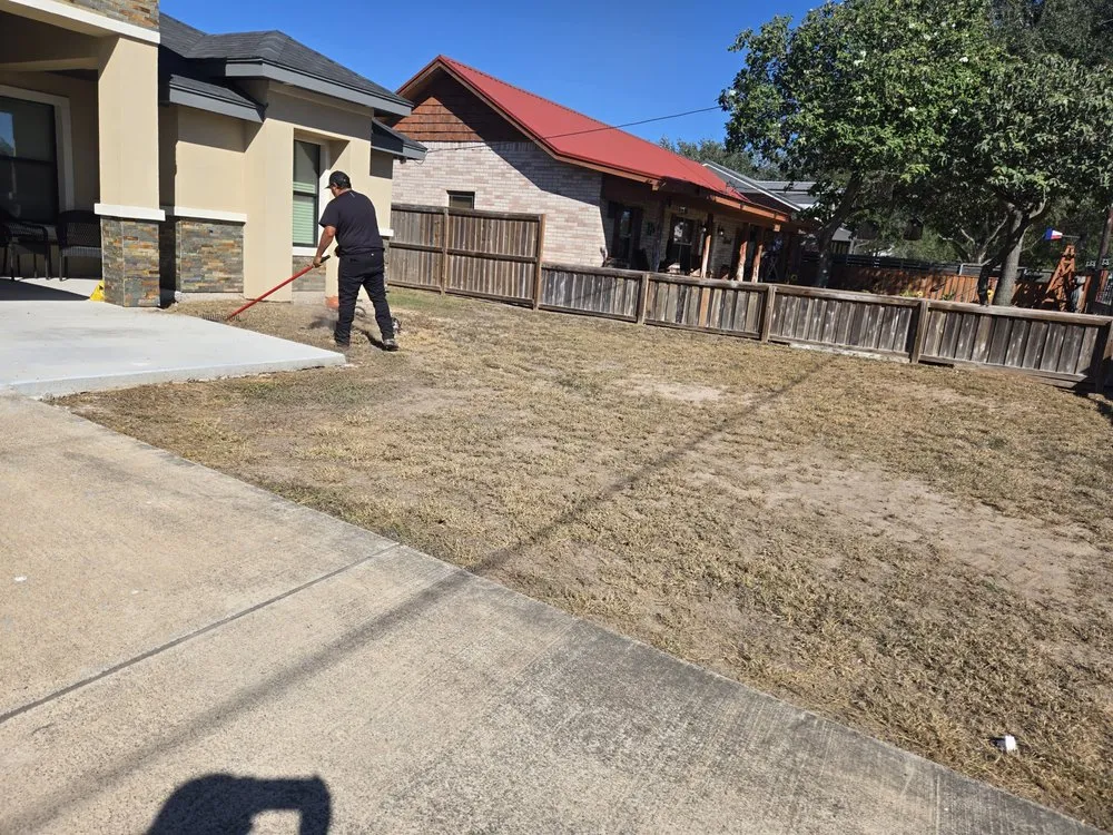 Custom lawn mowing service in Edinburg, TX - Saldana Pro