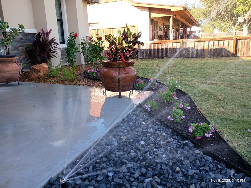 Top-rated yard maintenance for homes in Edinburg, TX by Saldana Pro