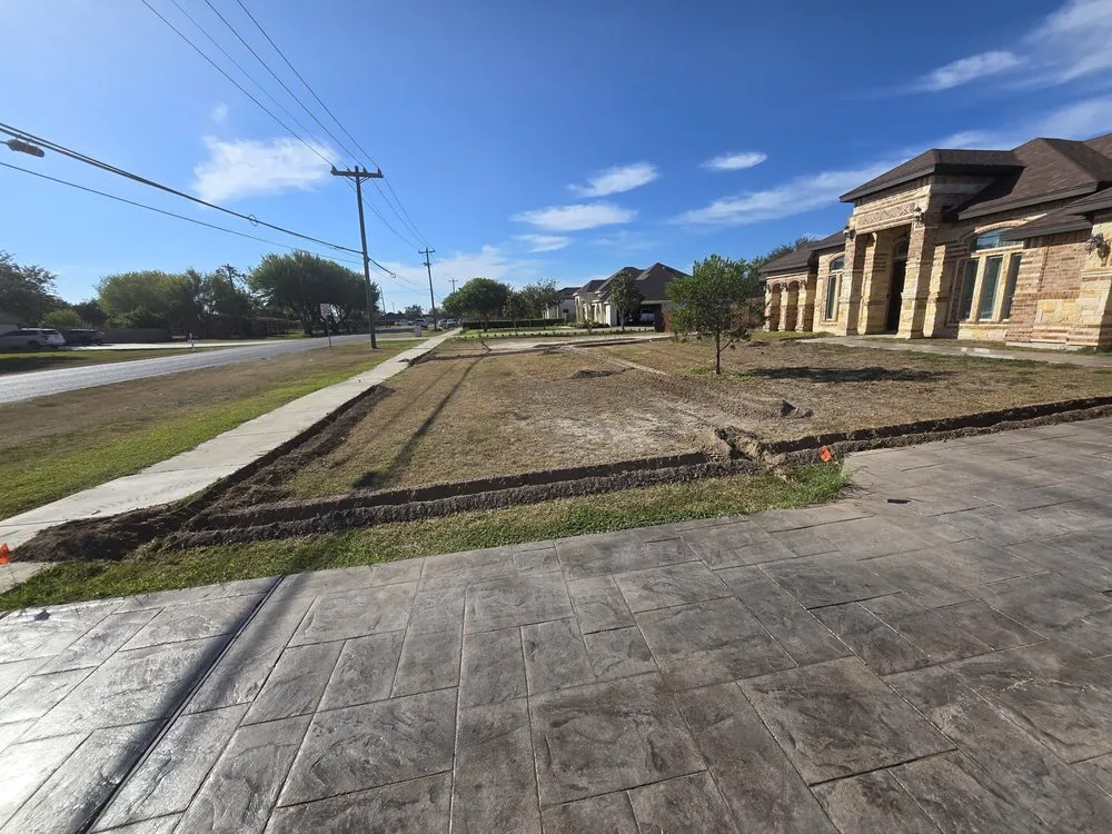 Custom yard maintenance with custom design across Edinburg, TX - Saldana Pro