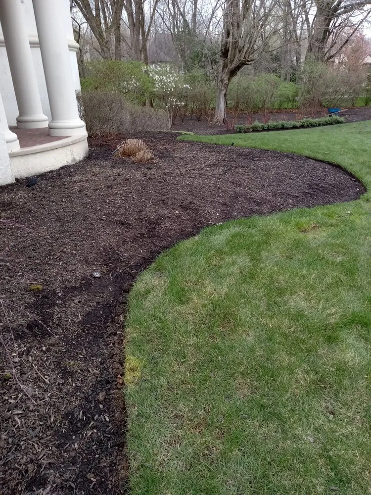 Top-rated yard cleanup service for beautiful yards across Anderson, IN - Salem Landscapes