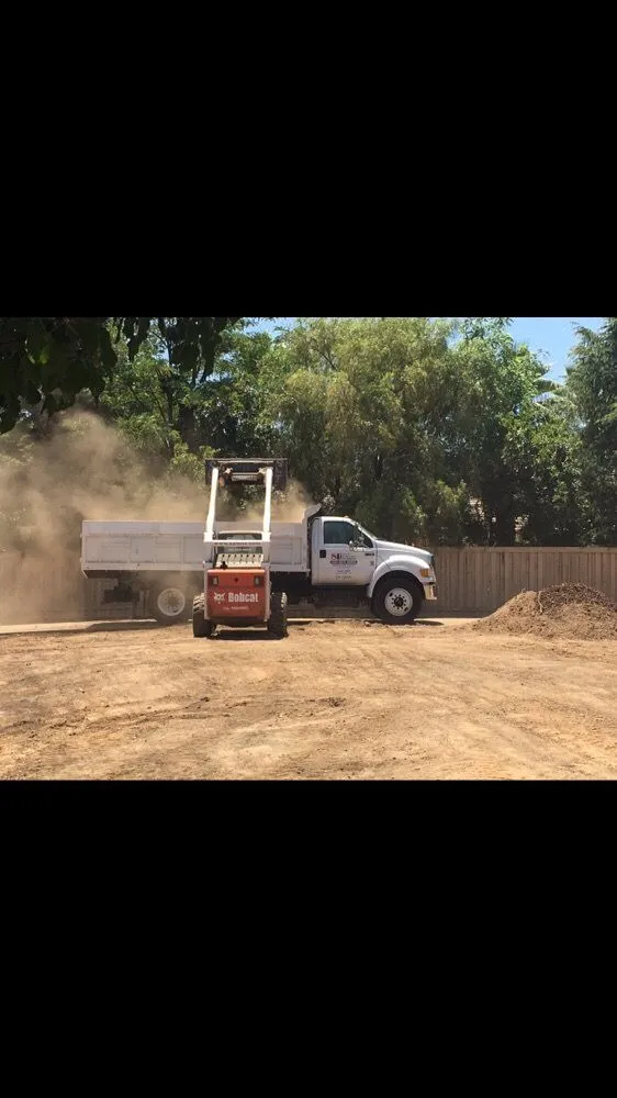 Expert yard maintenance in Elk Grove, CA - Salen's Landscaping