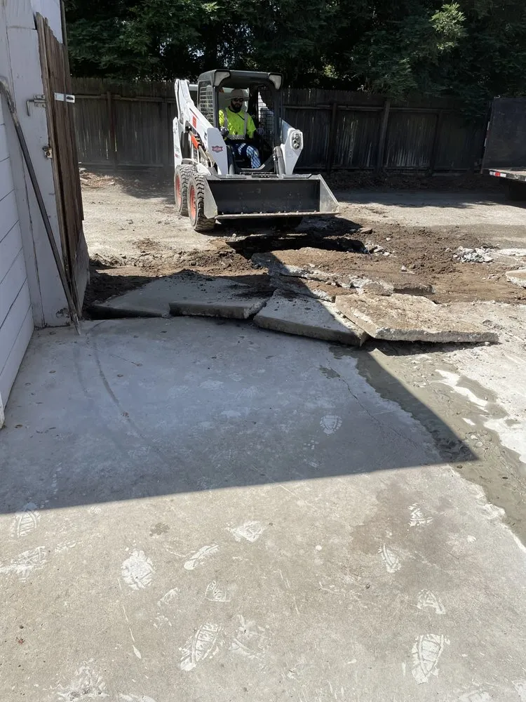 Professional yard maintenance for homes across Modesto, CA - Salinas Build One