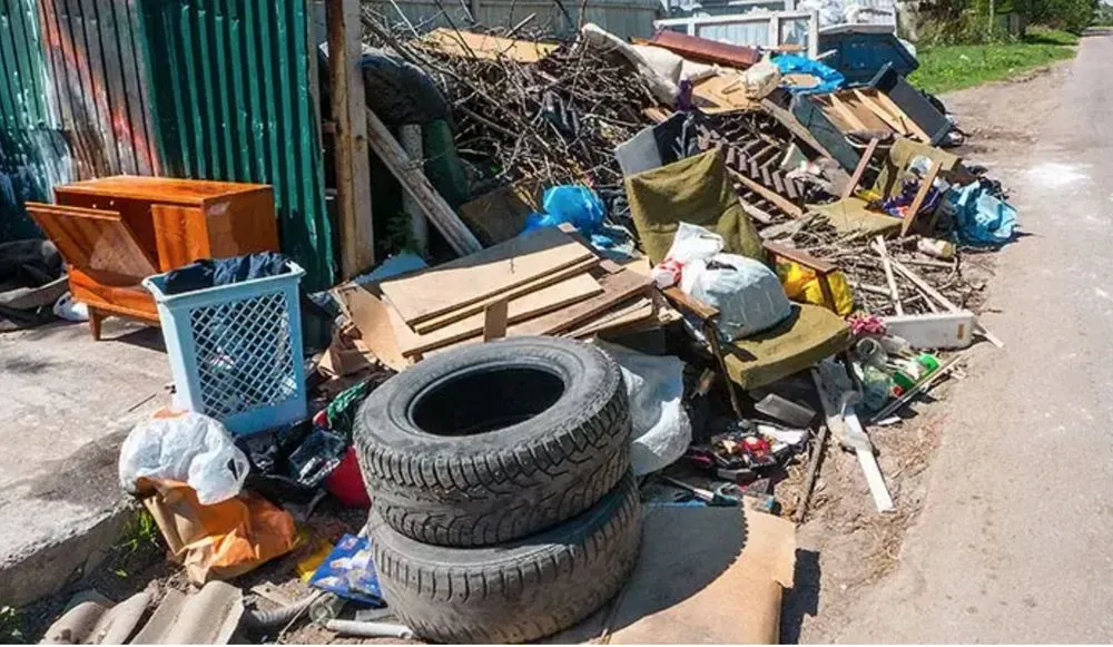 Affordable lawn mowing service near you in Modesto, CA by Salinas Build One