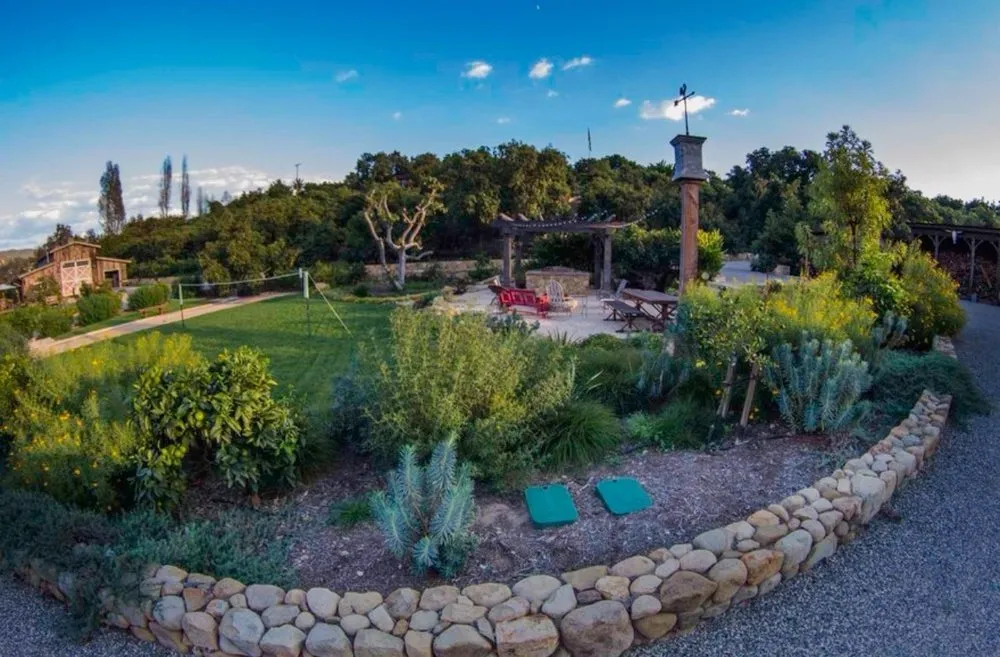 Local yard maintenance experts serving Carpinteria, CA - Salinas Construction Landscape