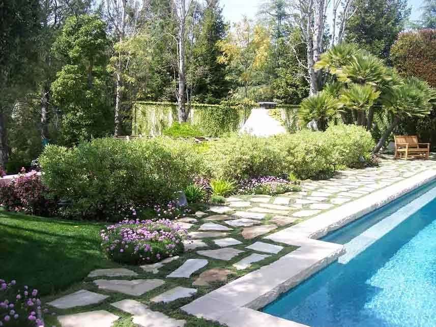 Local garden landscaping for homes across Los Angeles, CA - Salinas Landscaping & Tree Preservation